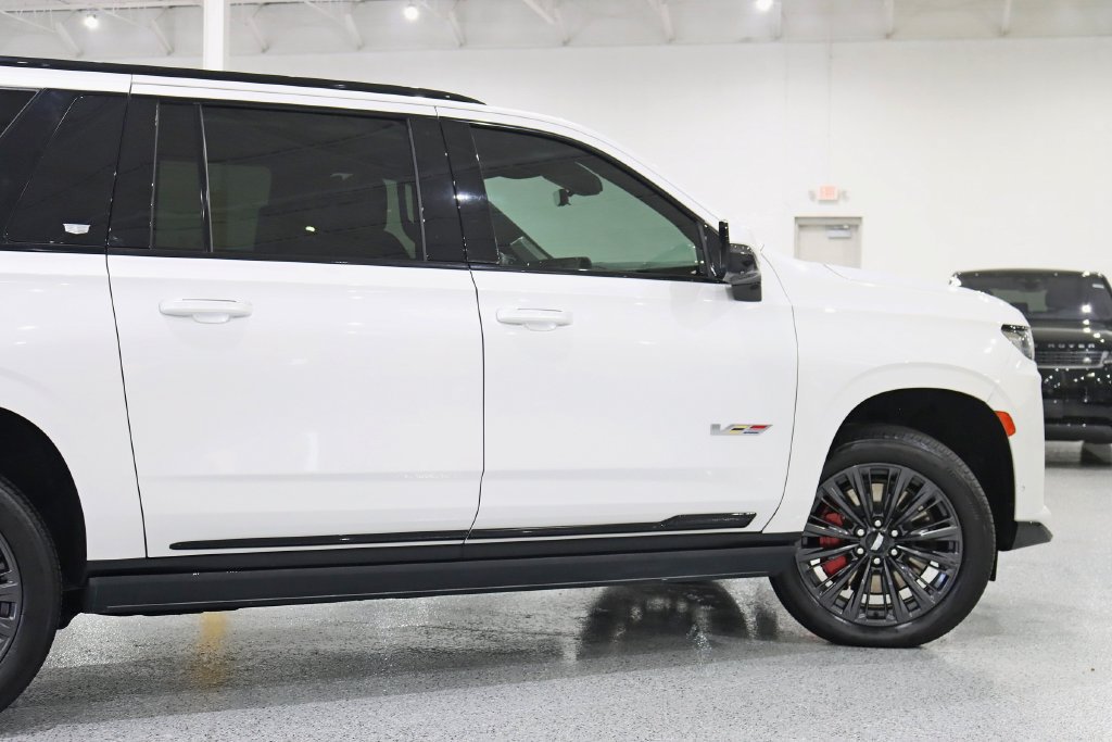 Used 2023 Cadillac Escalade ESV V w/ LPO, ONYX Package AWD/4WD image 11