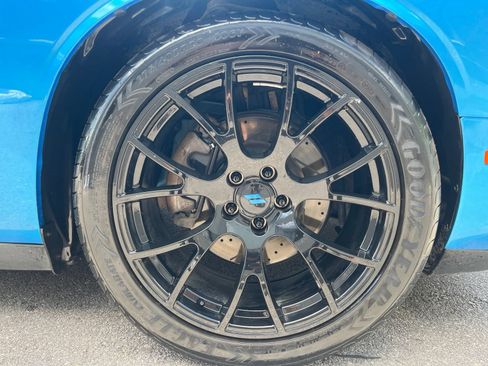Used 2015 Dodge Challenger R/T RWD image 12