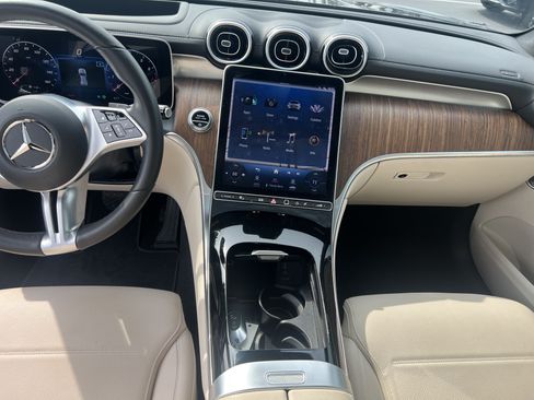 Used 2024 Mercedes-Benz GLC 300 image 31