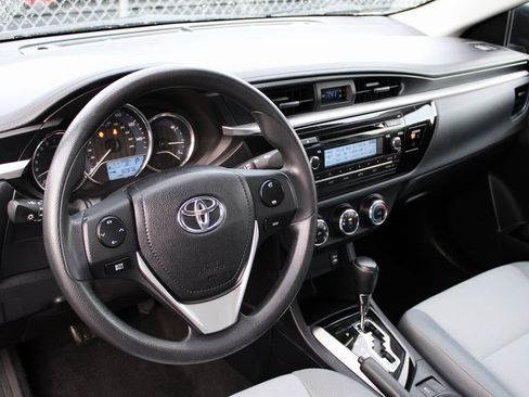 Used 2014 Toyota Corolla L image 24