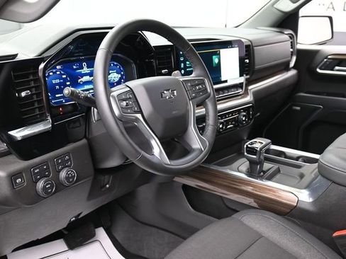 Used 2025 Chevrolet Silverado 1500 RST AWD/4WD image 14