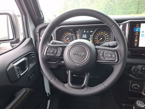 New 2026 Jeep Gladiator Sport AWD/4WD image 9