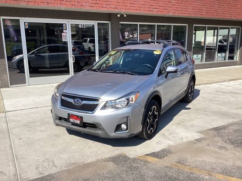 Used 2016 Subaru Crosstrek 2.0i Limited w/ Popular Package #2 AWD/4WD image 2