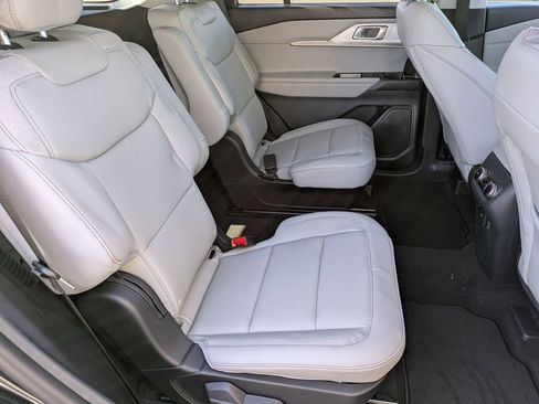 New 2026 Ford Explorer Active w/ Active Comfort Package image 20