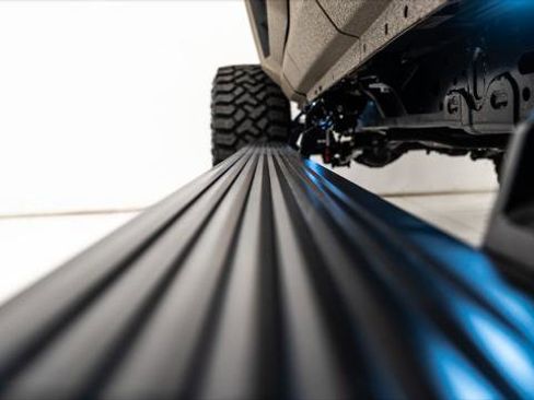 Used 2025 Jeep Gladiator Sport image 27