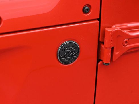 New 2025 Jeep Gladiator Sport image 21