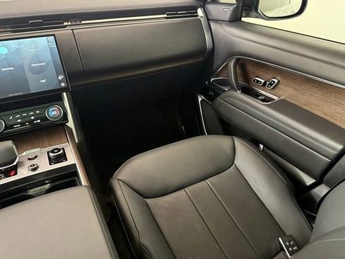 Used 2023 Land Rover Range Rover SE image 25