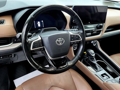 Used 2024 Toyota Grand Highlander Platinum image 26