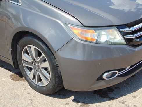 Used 2016 Honda Odyssey Touring Elite image 2