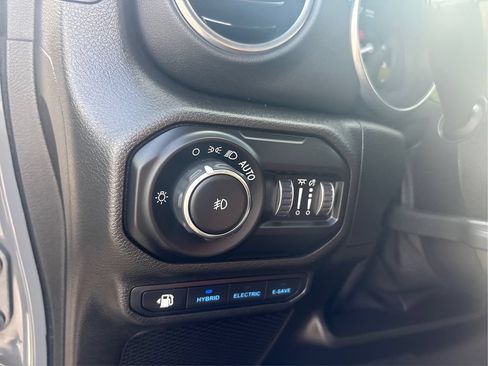 Used 2021 Jeep Wrangler Unlimited Rubicon 4xe w/ Cold Weather Group AWD/4WD image 18