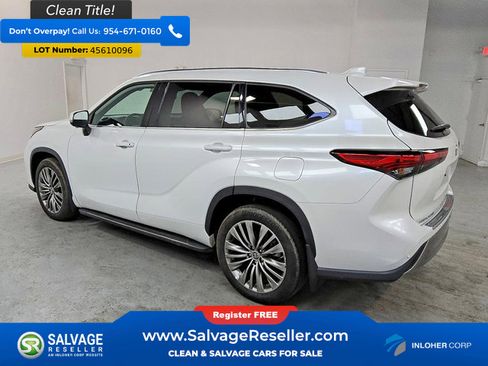 Used 2024 Toyota Highlander Platinum image 3