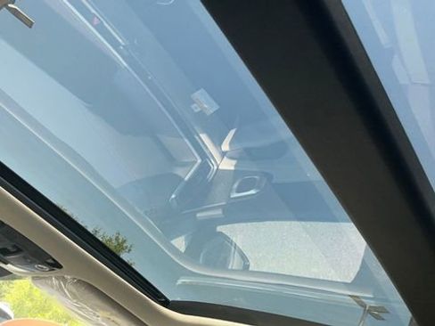 Certified 2025 Kia Sorento SX image 29