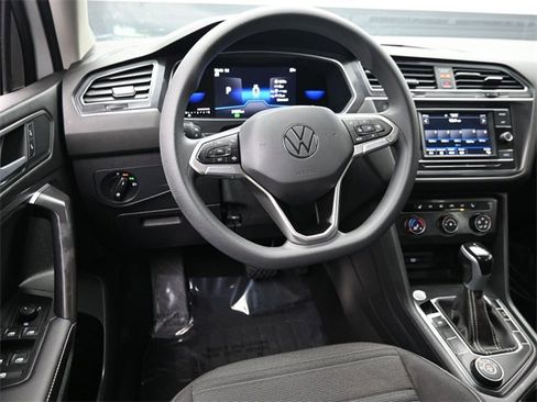 Used 2022 Volkswagen Tiguan S image 18