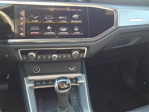 New 2025 Audi Q3 2.0T Premium image 10