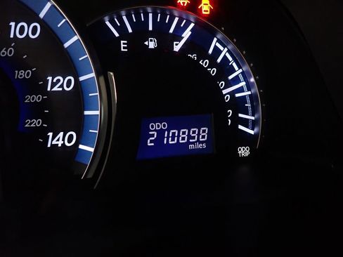 Used 2012 Toyota Camry XLE FWD image 26