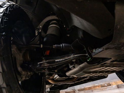 Used 2025 Cadillac Escalade ESV Sport Platinum w/ LPO, ONYX Package image 14