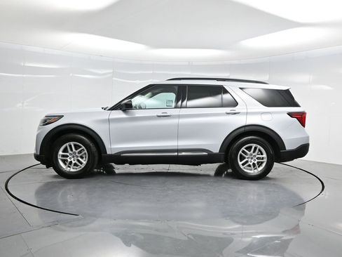 Used 2025 Ford Explorer Active w/ Active Comfort Package RWD image 47