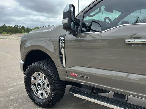 Used 2026 Ford F250 Lariat w/ Lariat Premium Package image 6