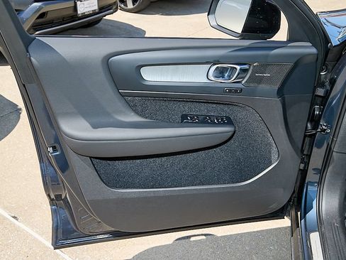 New 2026 Volvo XC40 B5 Ultra w/ Protection Package Premier AWD/4WD image 10