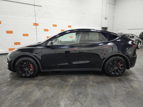 Used 2023 Tesla Model Y Long Range image 13