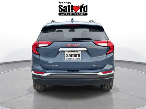 Used 2024 GMC Terrain SLT image 6