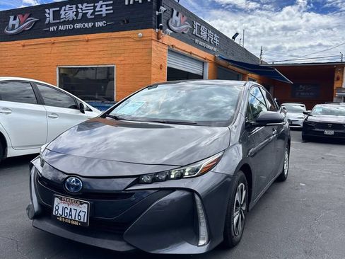 Used 2019 Toyota Prius Prime Plus w/ Preferred Accessory Package FWD image 1