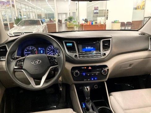 Used 2017 Hyundai Tucson SE image 20