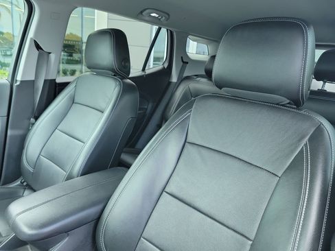 Used 2022 GMC Terrain SLT w/ Tech Package FWD image 26