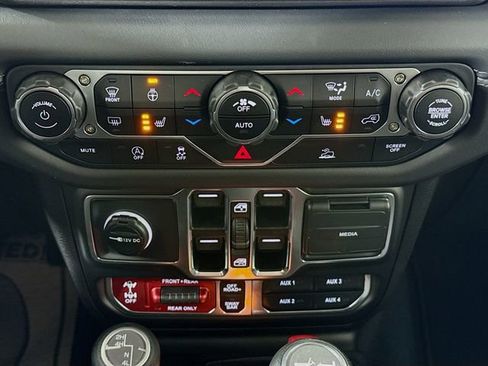 New 2025 Jeep Wrangler Unlimited Rubicon w/ Convenience Group AWD/4WD image 15