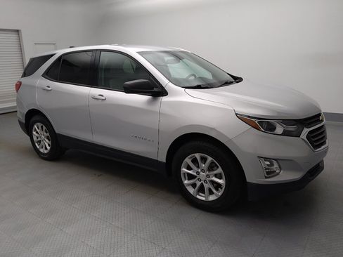 Used 2019 Chevrolet Equinox LS w/ LS Convenience Package image 11