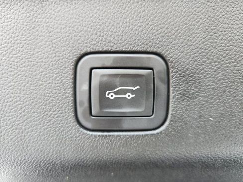 Used 2024 Chevrolet Suburban High Country w/ Premium Package image 37