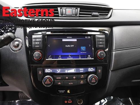 Used 2020 Nissan Rogue SV AWD/4WD image 12