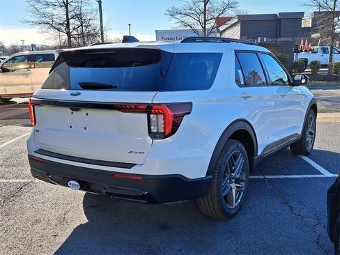 New 2026 Ford Explorer ST-Line w/ ST-Line Street Pack image 6