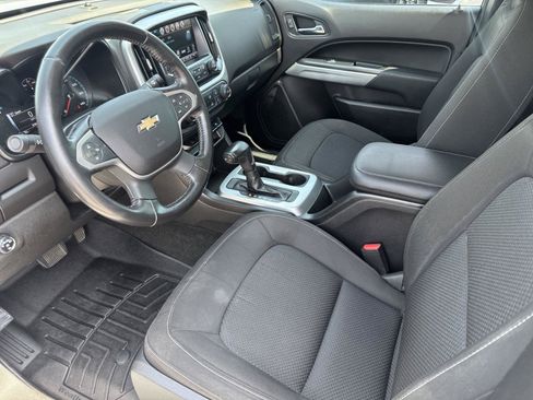 Used 2018 Chevrolet Colorado LT w/ LT Convenience Package RWD image 10
