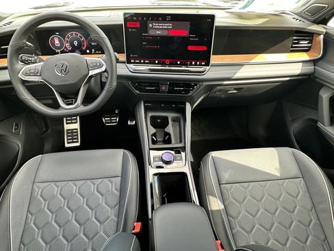 New 2026 Volkswagen Tiguan SEL R-Line AWD/4WD image 23