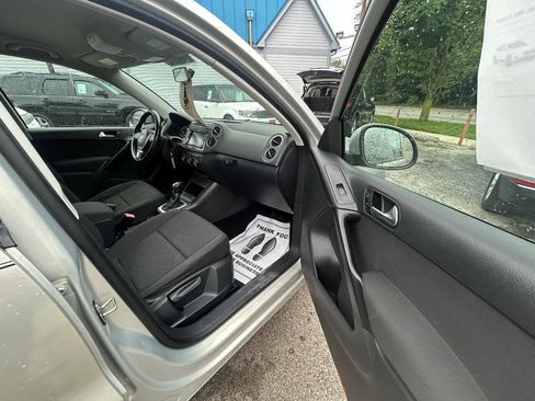 Used 2015 Volkswagen Tiguan S FWD image 9