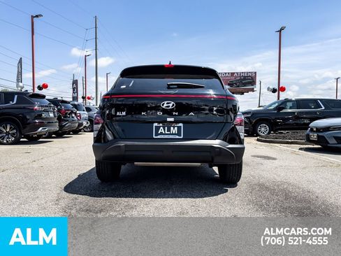 Used 2025 Hyundai Kona SEL FWD image 5