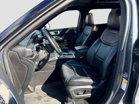 Certified 2021 Ford Explorer Platinum w/ Equipment Group 601A image 23