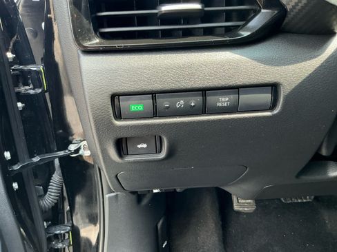 Used 2025 Nissan Sentra SV w/ All-Weather Package FWD image 19