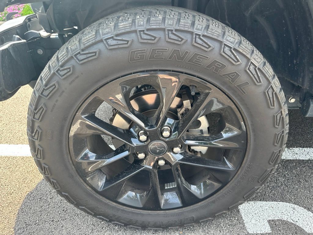 Used 2024 Jeep Gladiator Sport AWD/4WD image 14