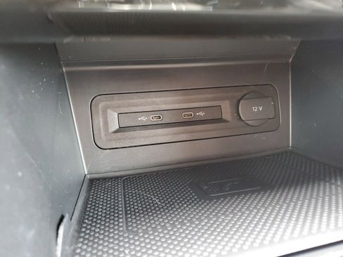 Used 2022 Volkswagen Atlas Cross Sport SE image 27