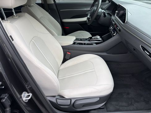 Certified 2023 Hyundai Sonata SEL w/ Convenience Package FWD image 13