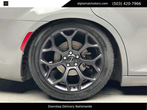 Used 2019 Chrysler 300 S w/ Safetytec Plus Group image 44