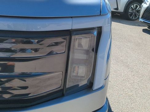 Used 2023 Ford F150 Lightning Platinum image 9