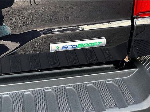 Used 2022 Ford F150 Lariat w/ Trailer Tow Package image 8