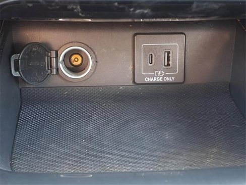 Used 2020 Nissan Pathfinder S image 26