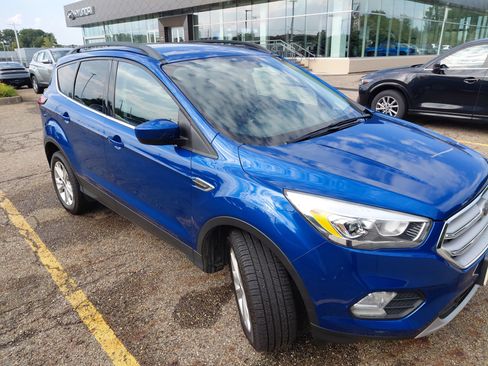 Used 2019 Ford Escape SEL AWD/4WD image 3