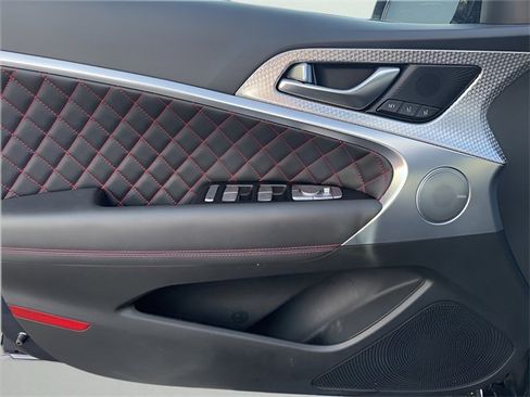 Used 2023 Genesis G70 3.3T w/ Sport Prestige Package image 9