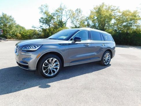 Used 2023 Lincoln Aviator Grand Touring w/ Elements Package Plus image 7