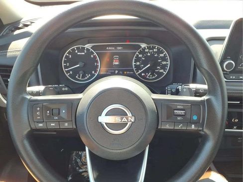 Used 2024 Nissan Rogue SV FWD image 13